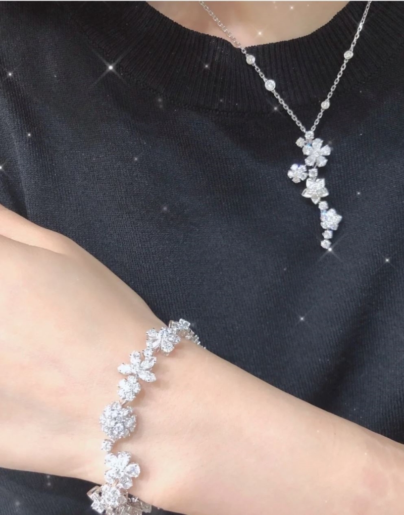 Vca Necklaces